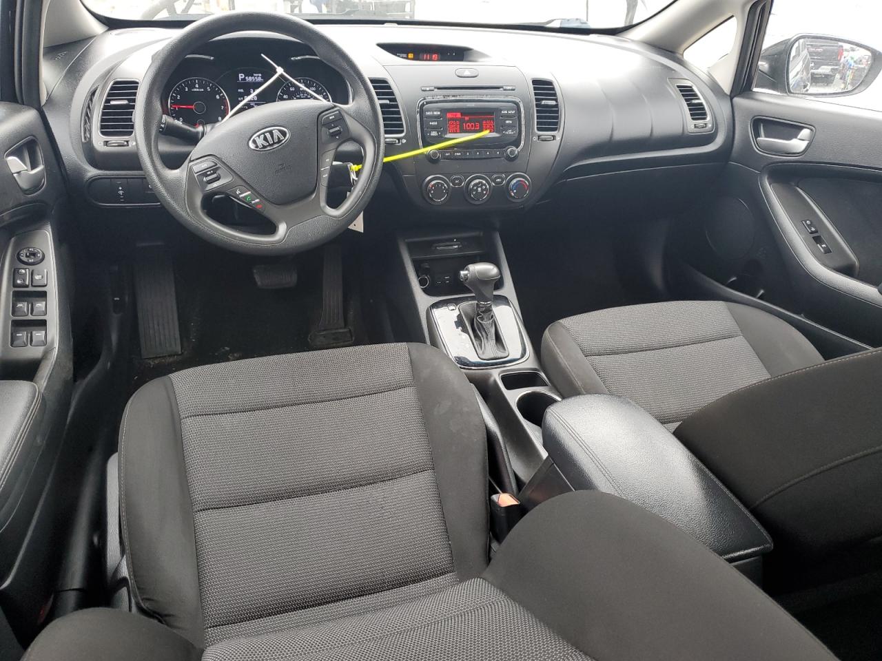 2017 Kia Forte - Image 8
