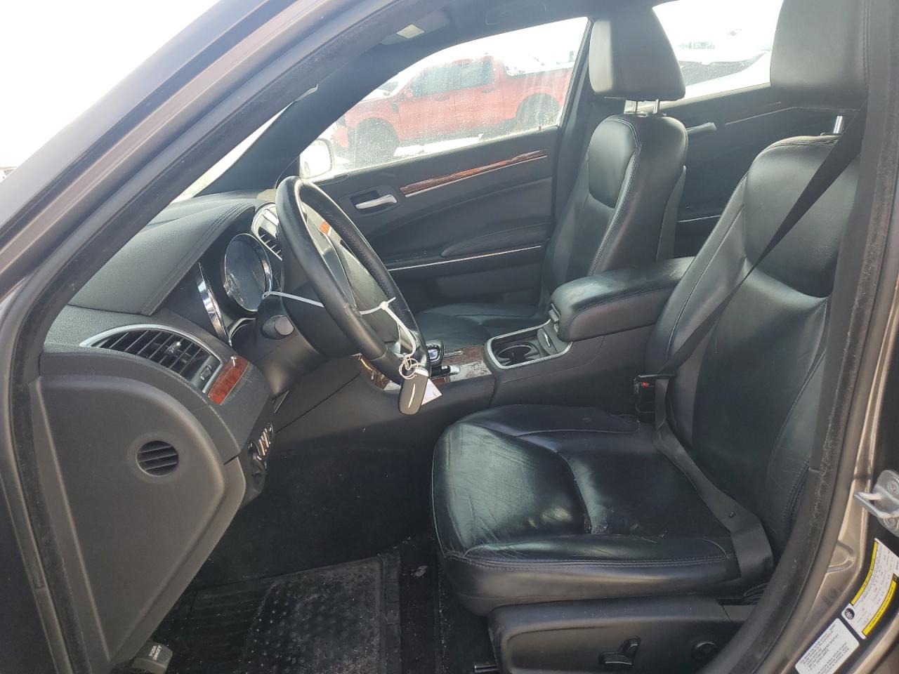 2013 Chrysler 300 - Image 7