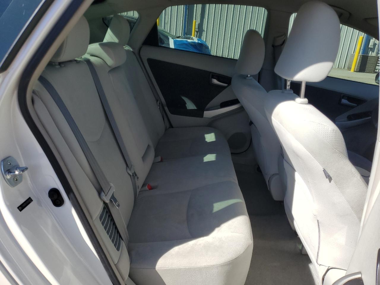 2010 Toyota Prius - Image 10