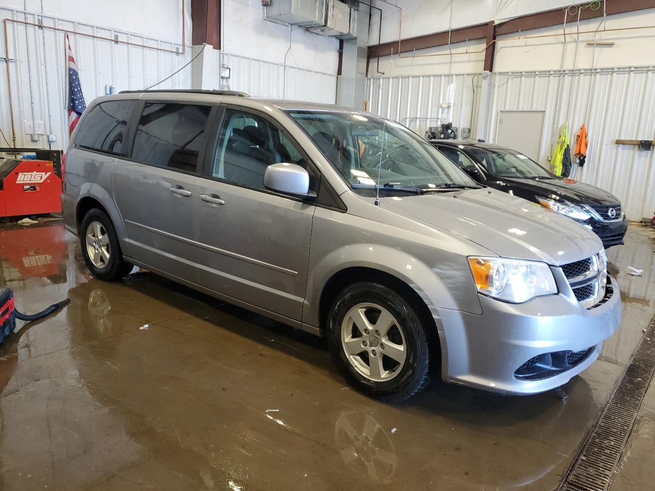 2013 Dodge Caravan - Image 4