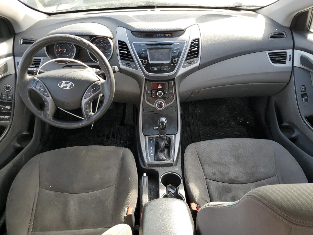 2015 Hyundai Elantra - Image 8