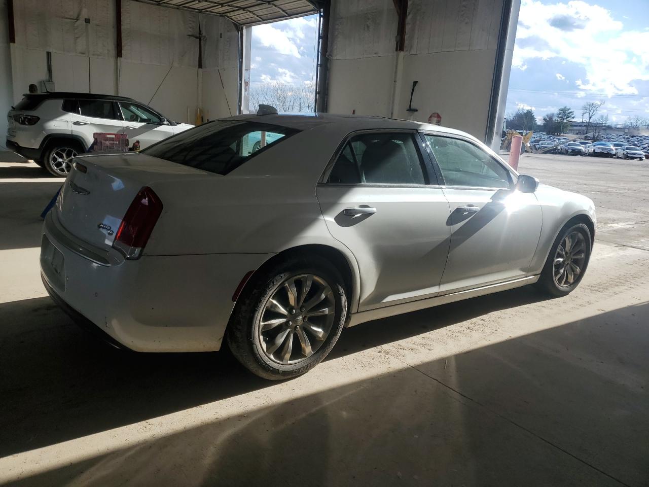 2015 Chrysler 300 - Image 3