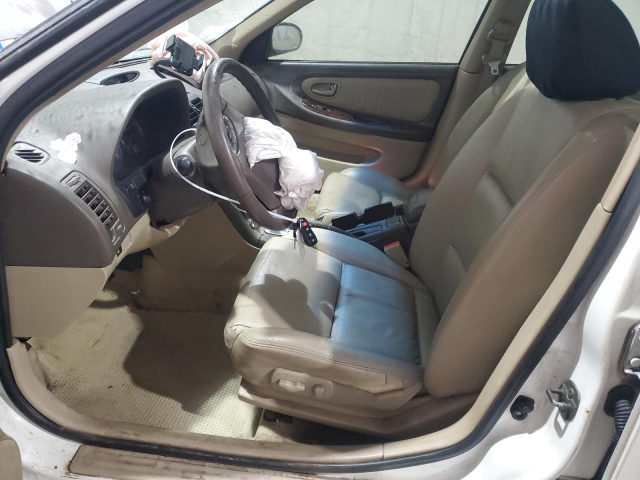 2002 Nissan Maxima - Image 7