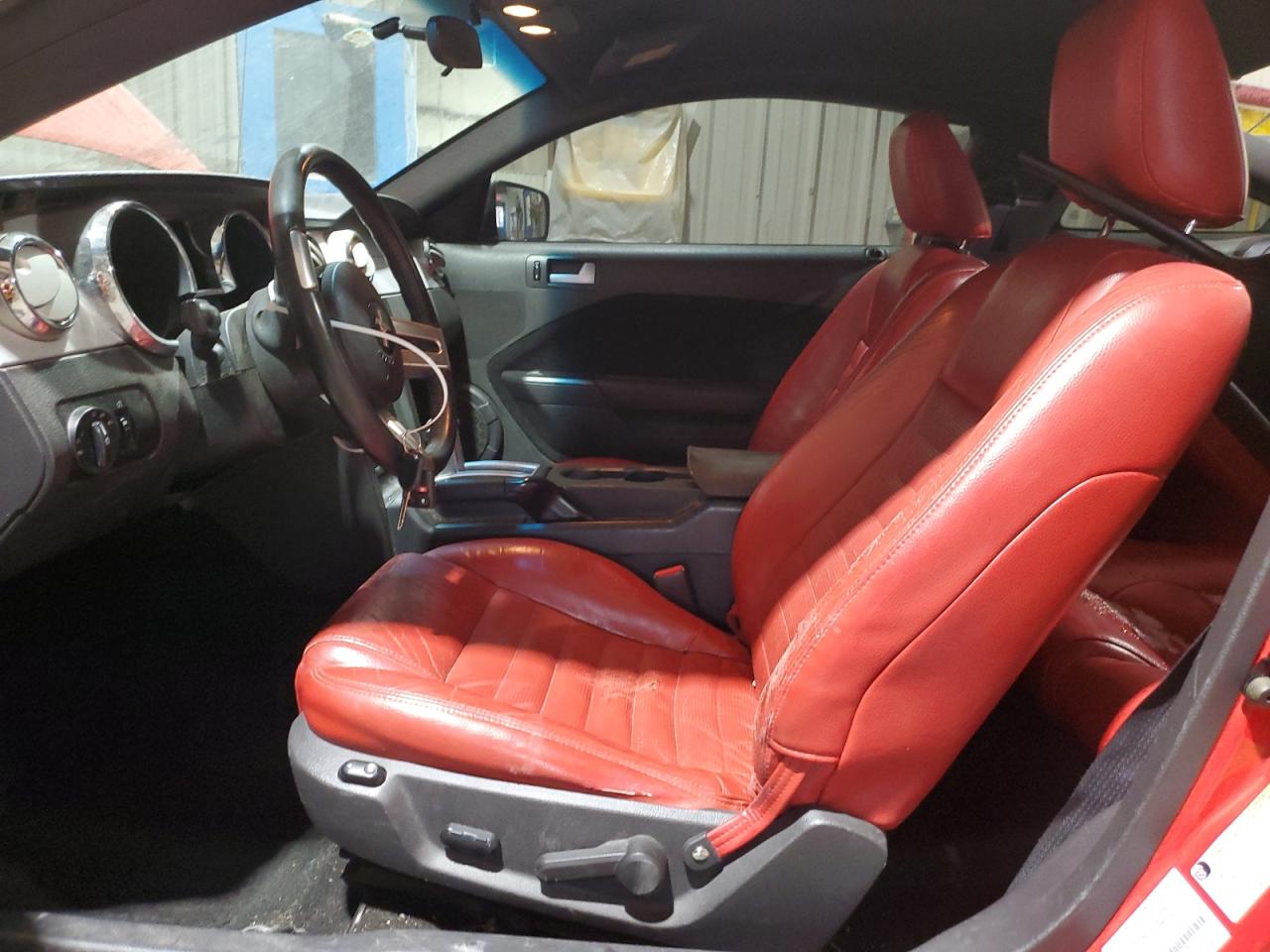 2005 Ford Mustang - Image 7