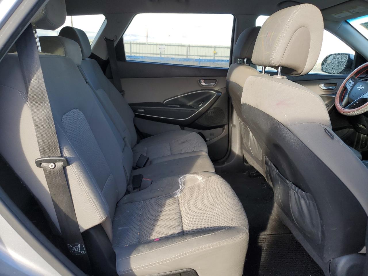 2018 Hyundai Santa Fe - Image 11