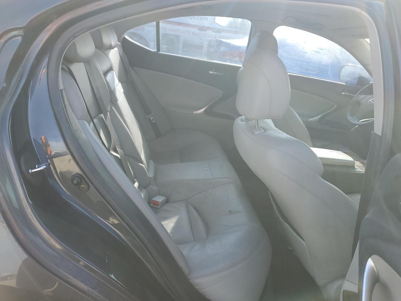 2006 Lexus IS - Image 10