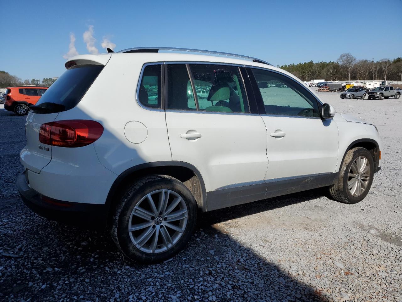 2015 Volkswagen Tiguan - Image 3