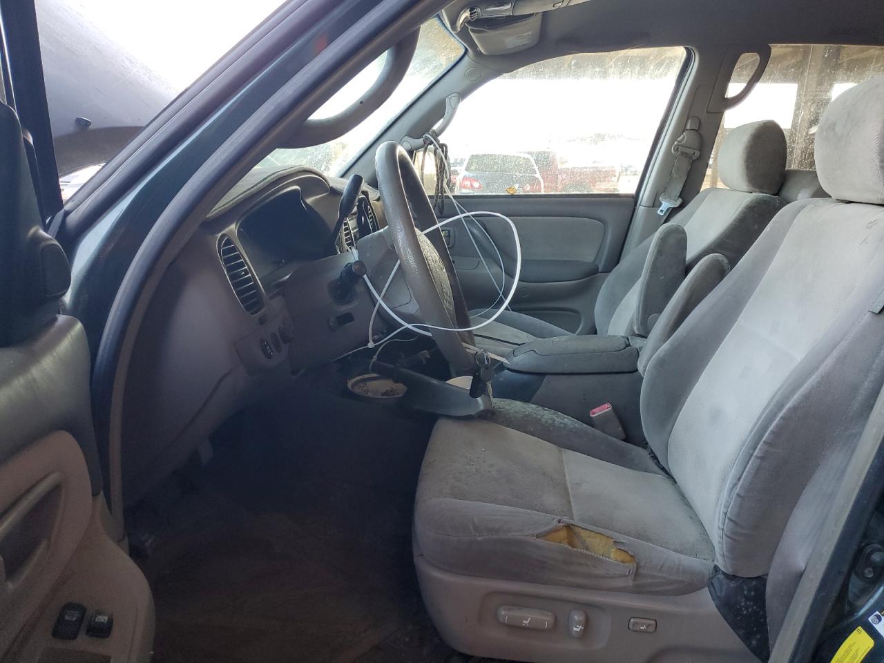 2007 Toyota Sequoia - Image 7