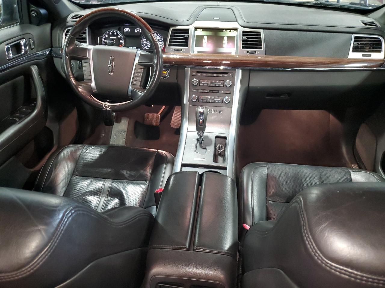 2009 Lincoln MKS - Image 8