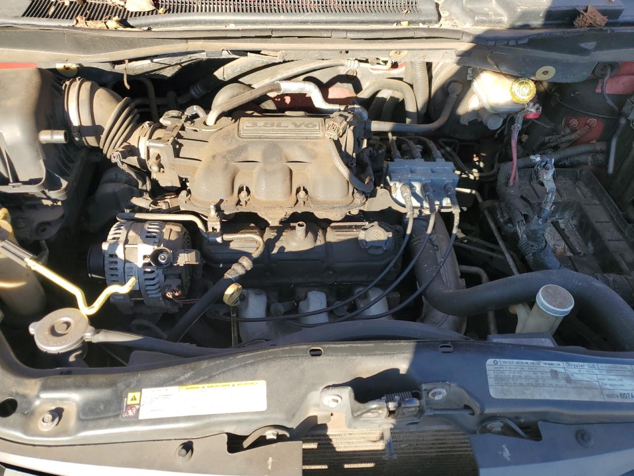 2009 Chrysler Town & Country - Image 13