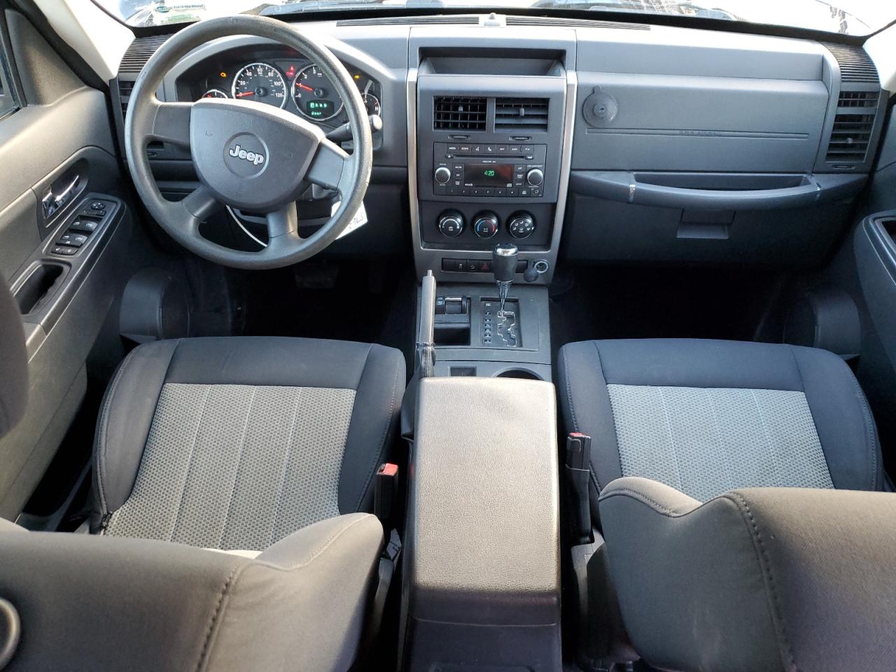 2010 Jeep Liberty (North America) - Image 8