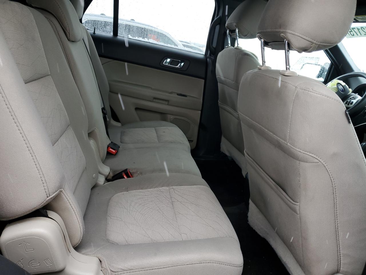 2015 Ford Explorer - Image 11
