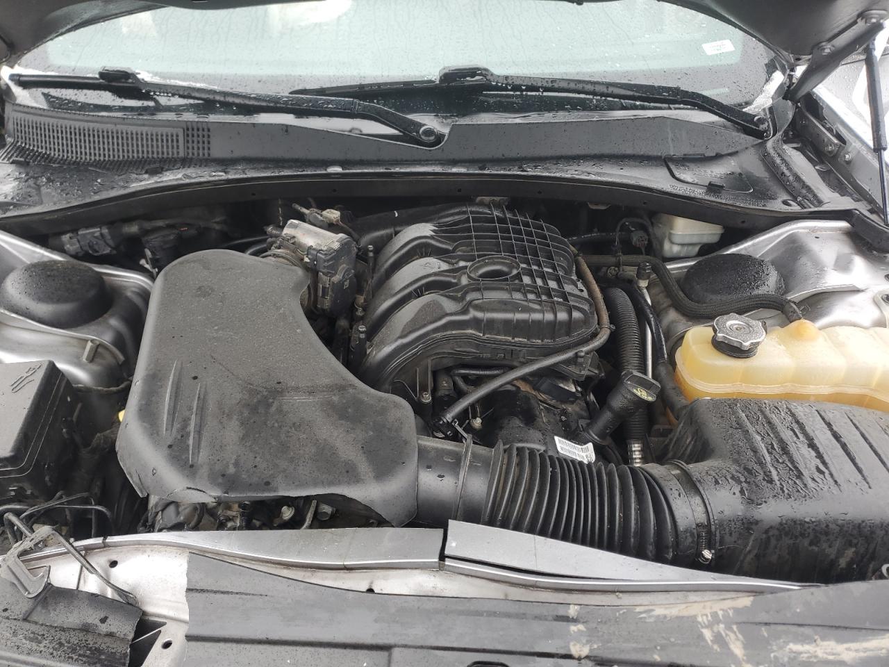 2013 Chrysler 300 - Image 11