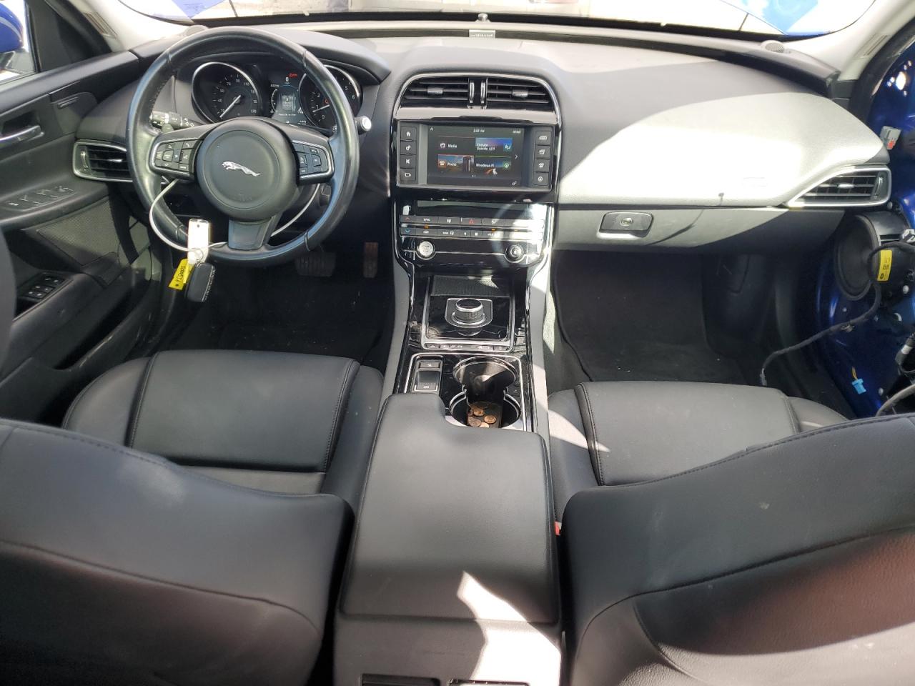 2017 Jaguar XE - Image 8