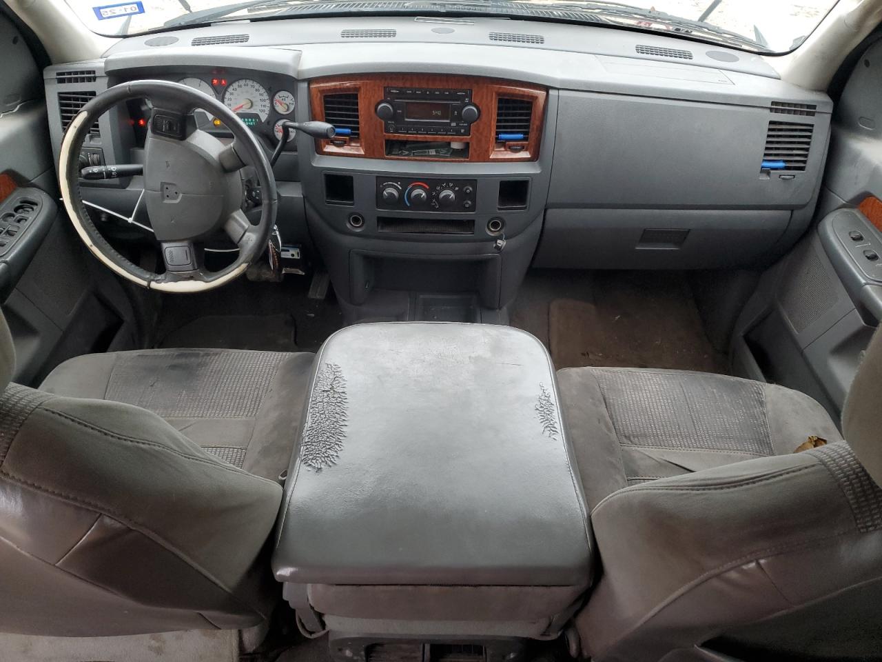 2006 Dodge RAM - Image 8