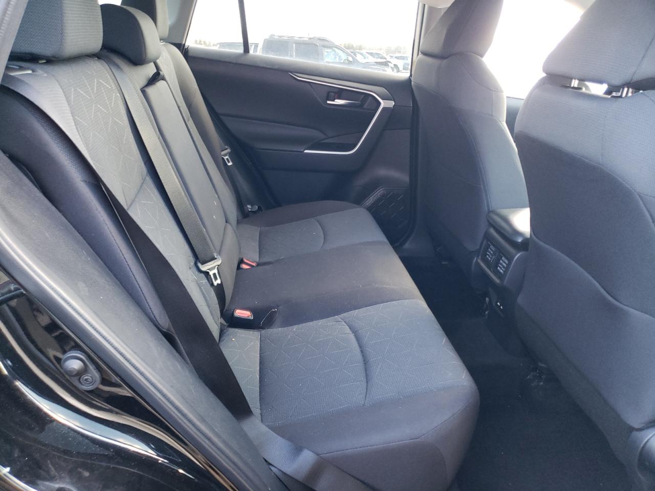 2021 Toyota RAV 4 - Image 11