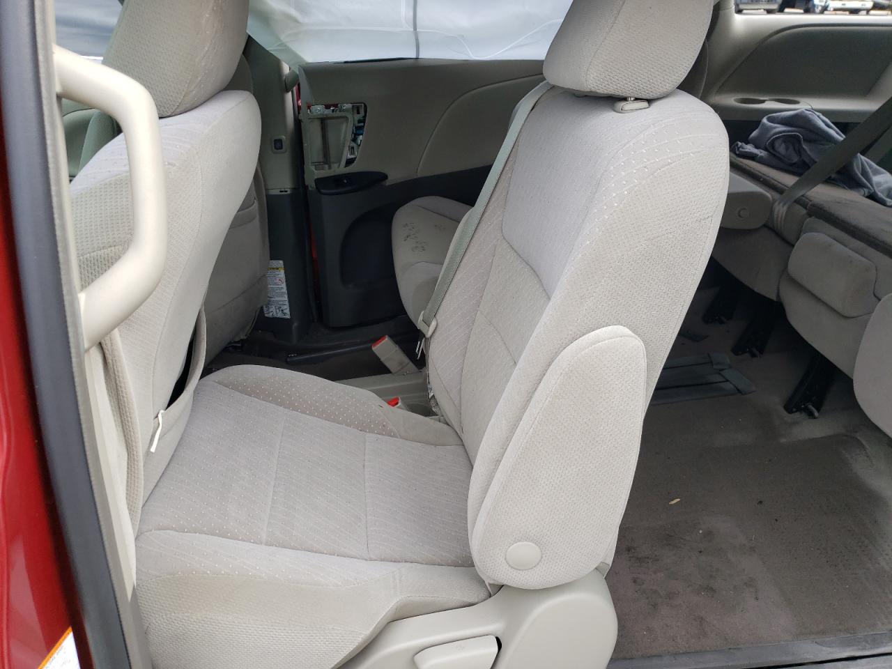 2018 Toyota Sienna - Image 10