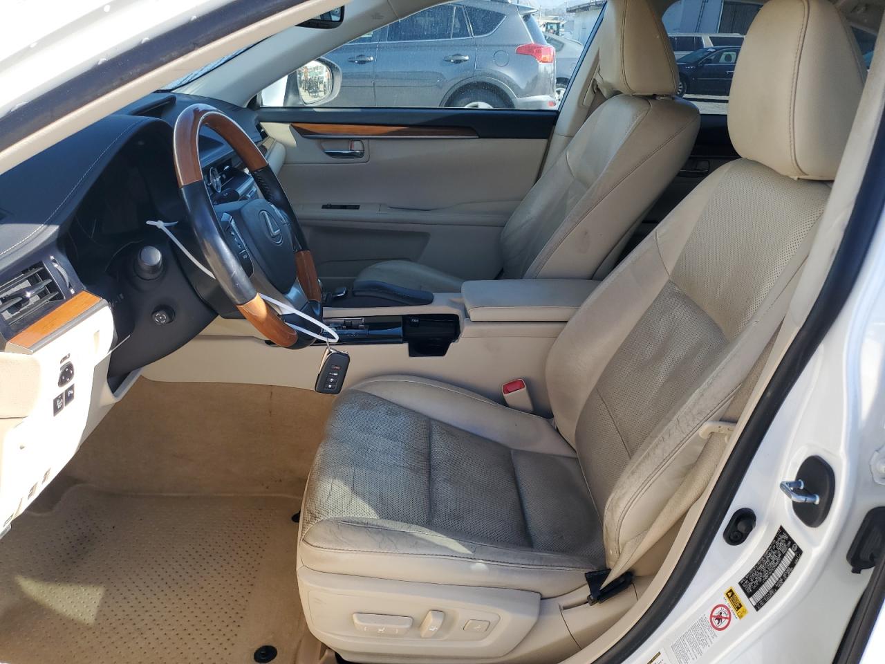2014 Lexus ES - Image 7