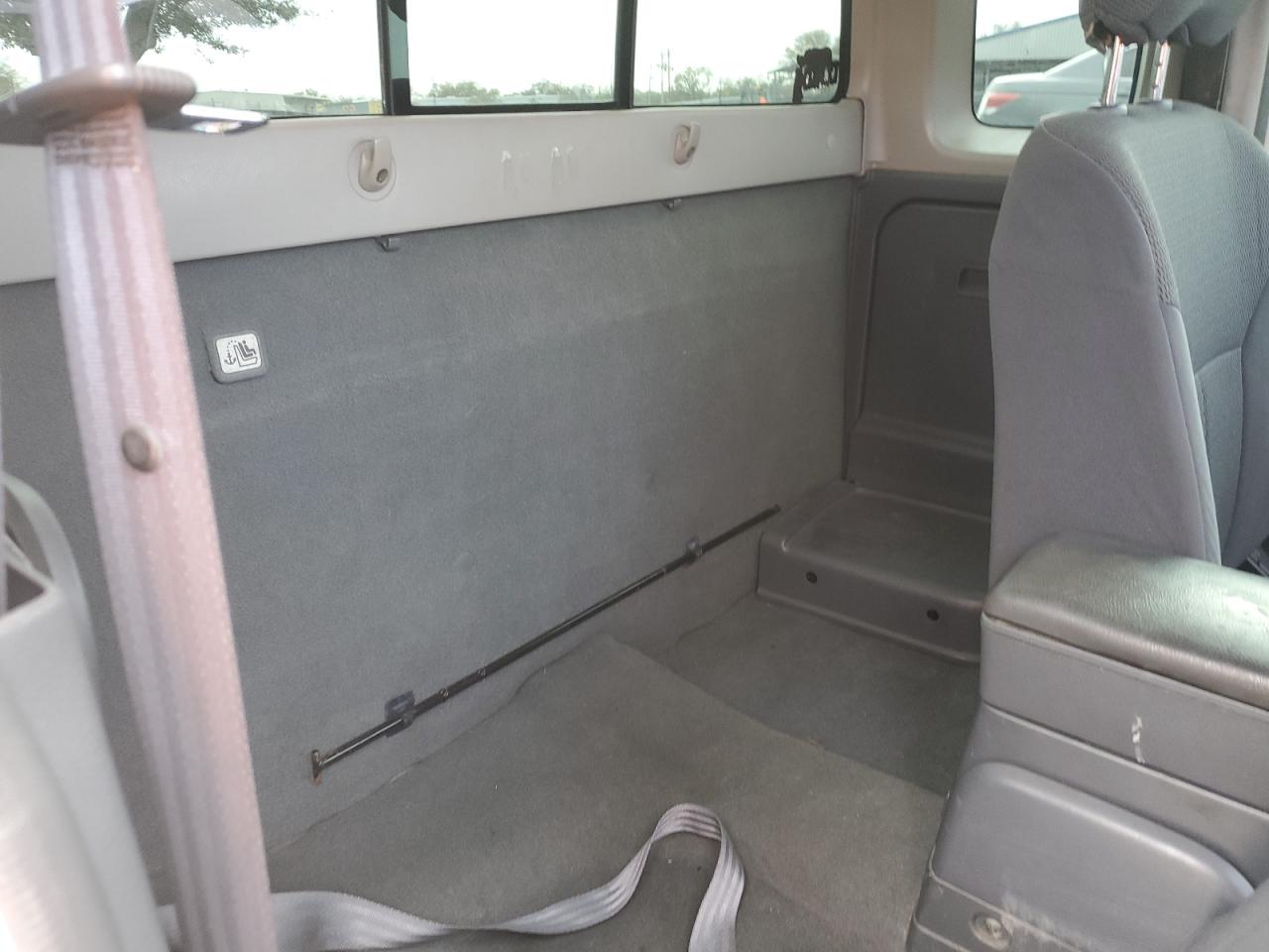 2002 Nissan Navara (Frontier) - Image 10