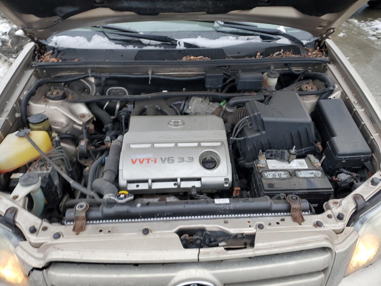 2004 Toyota Highlander - Image 12