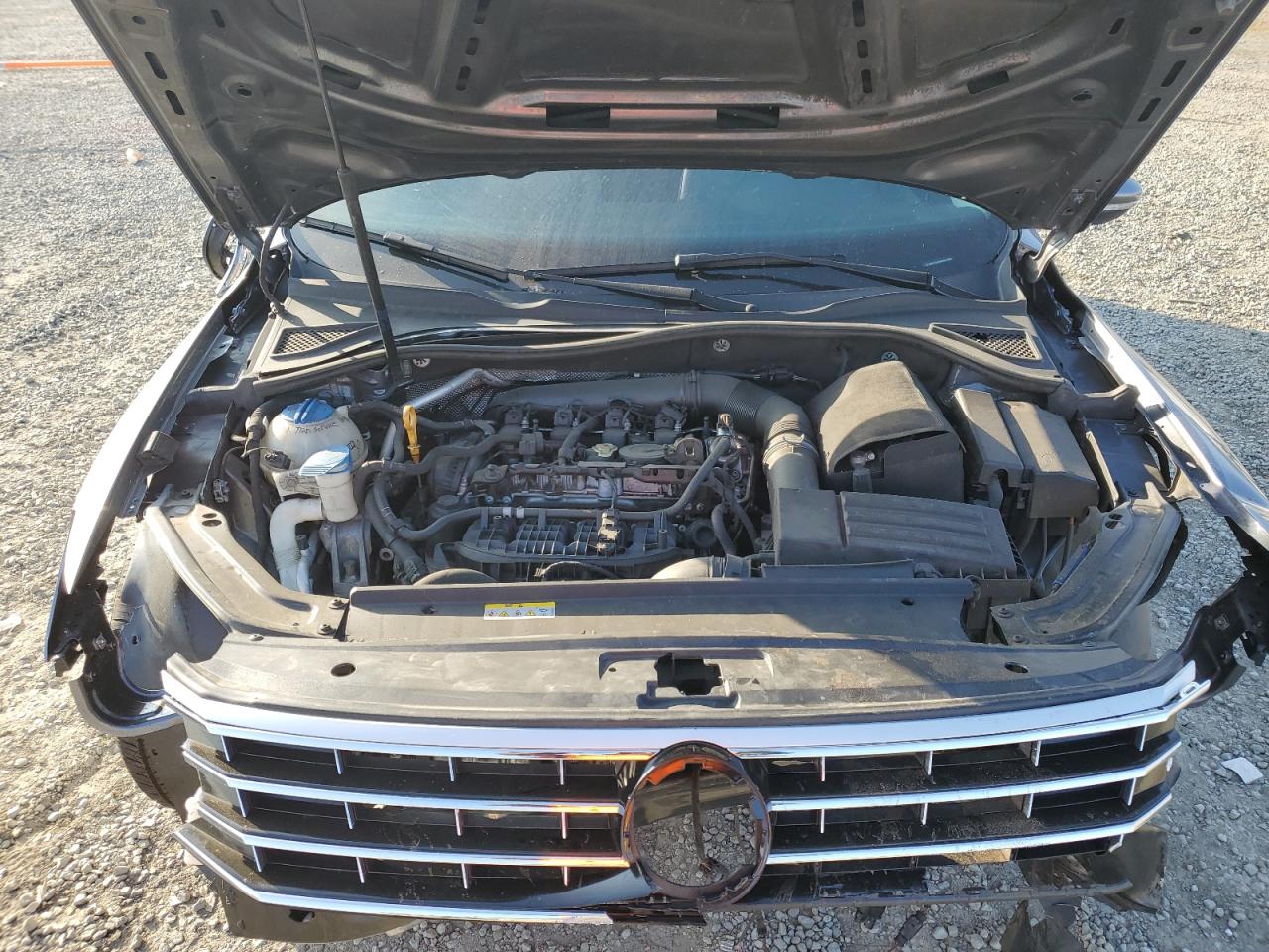 2017 Volkswagen Passat - Image 13