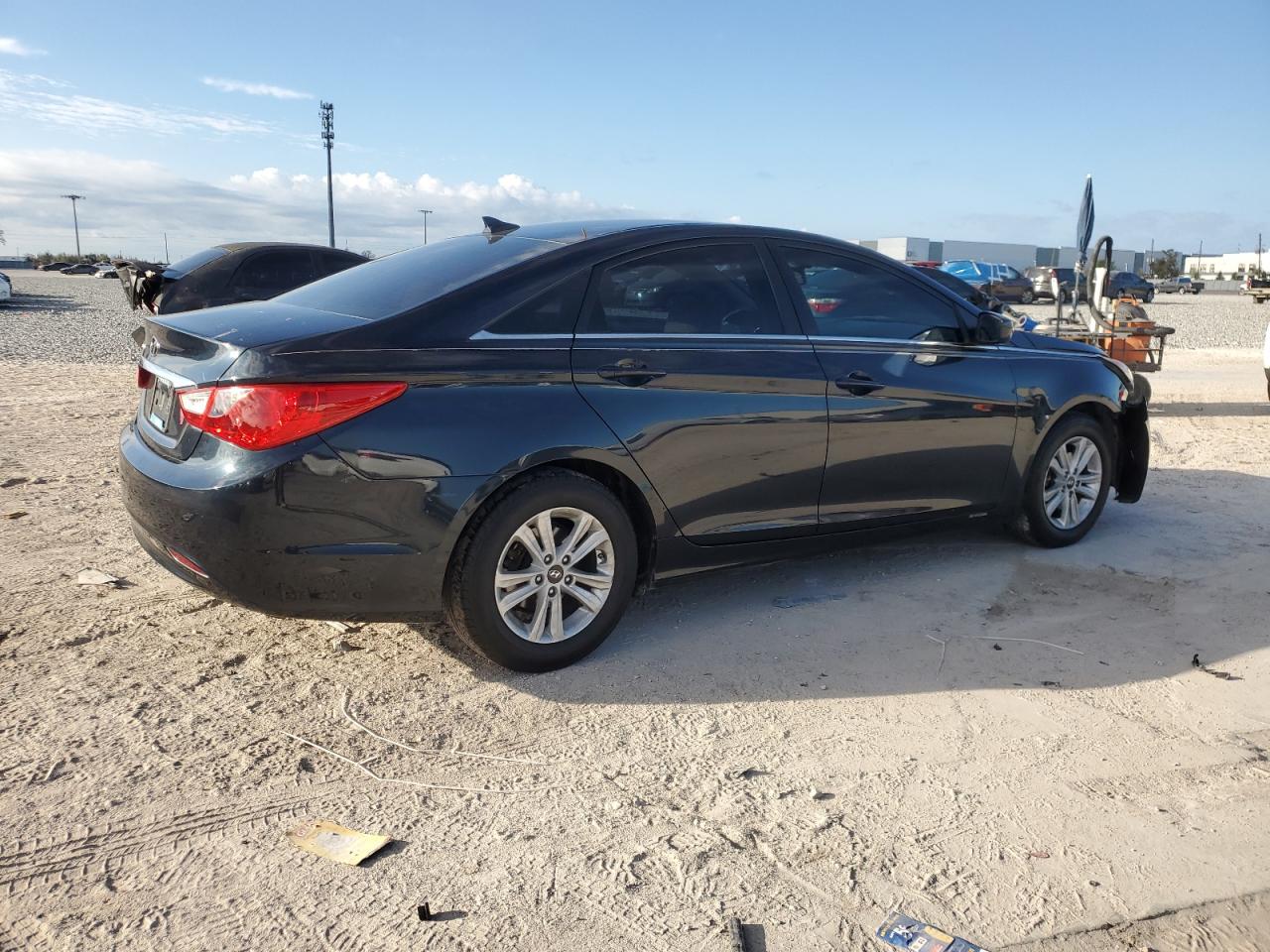 2013 Hyundai Sonata - Image 3