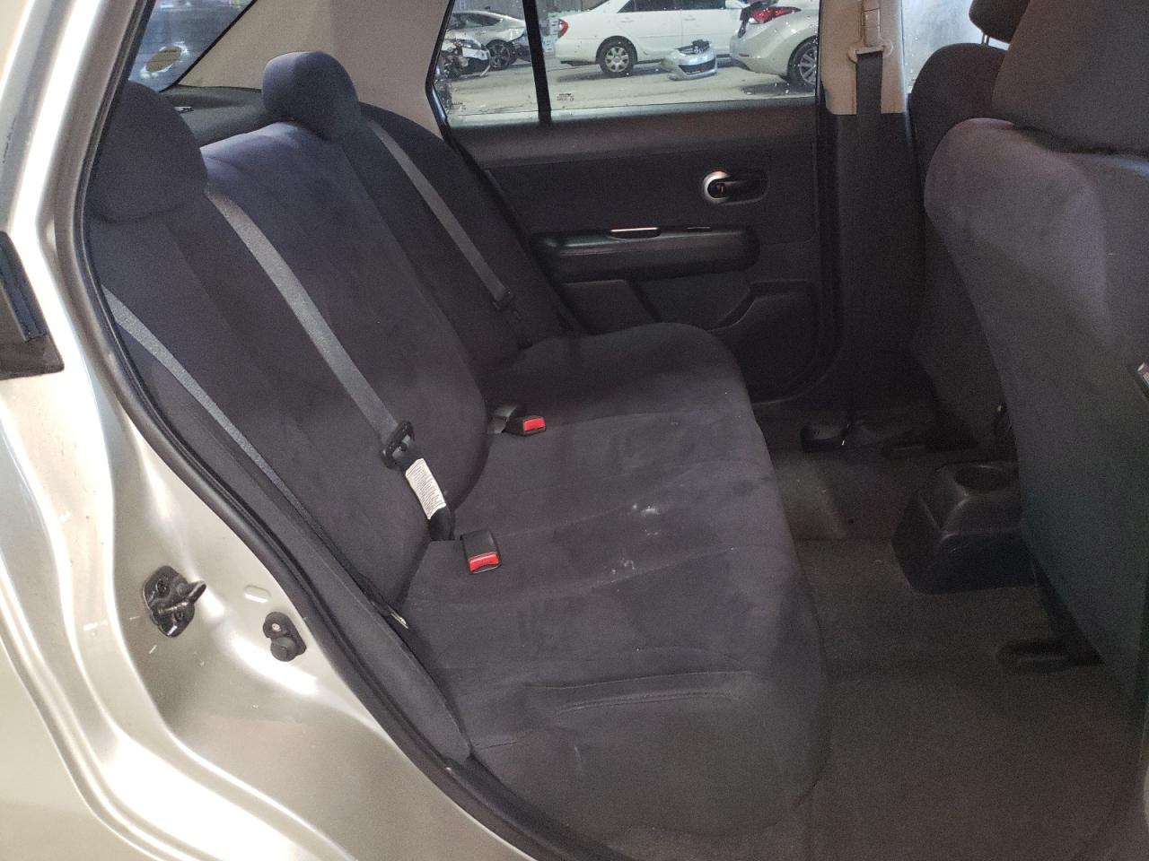 2008 Nissan Versa - Image 10