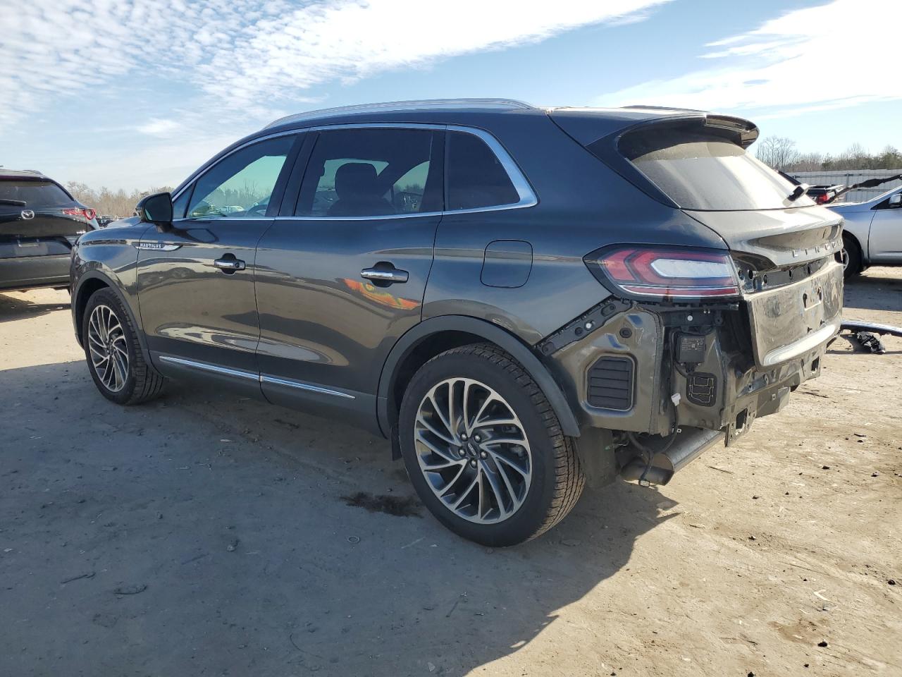 2019 Lincoln Nautilus - Image 2
