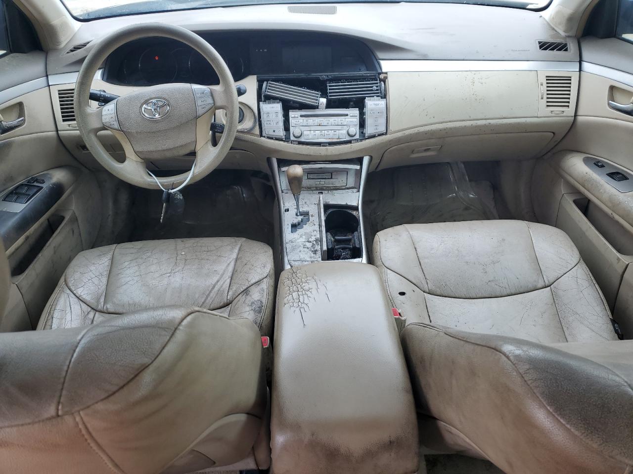 2005 Toyota Avalon - Image 8