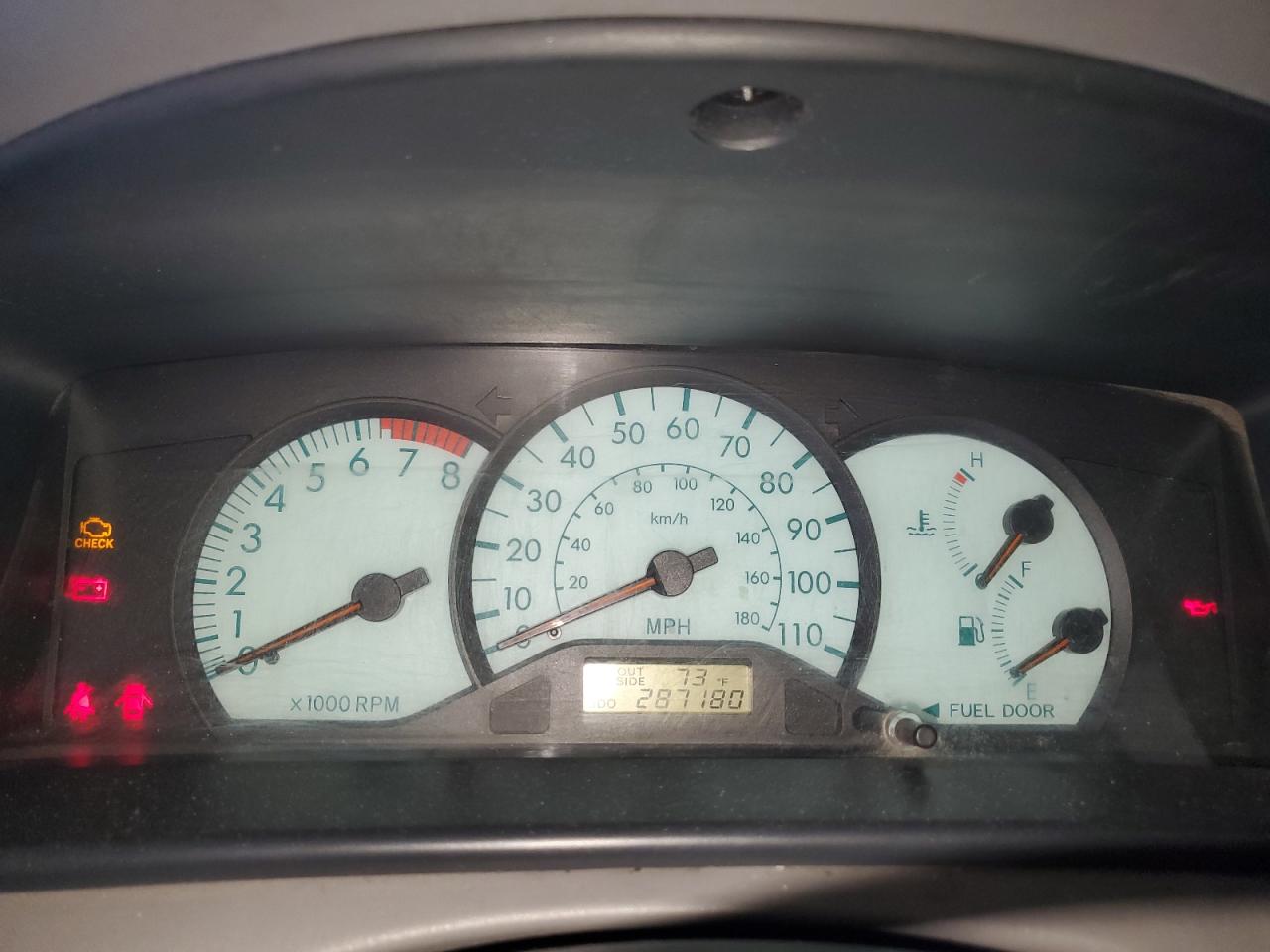 2004 Toyota Corolla - Image 9