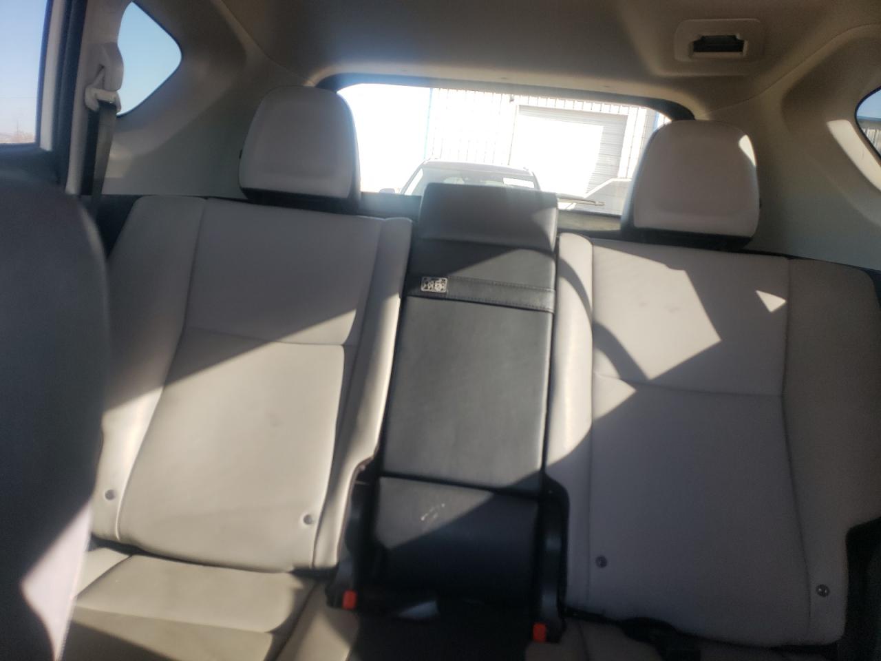 2017 Toyota RAV 4 - Image 10