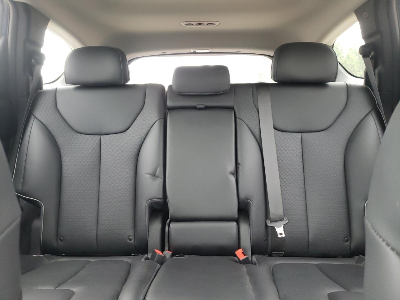 2021 Hyundai Santa Fe - Image 10