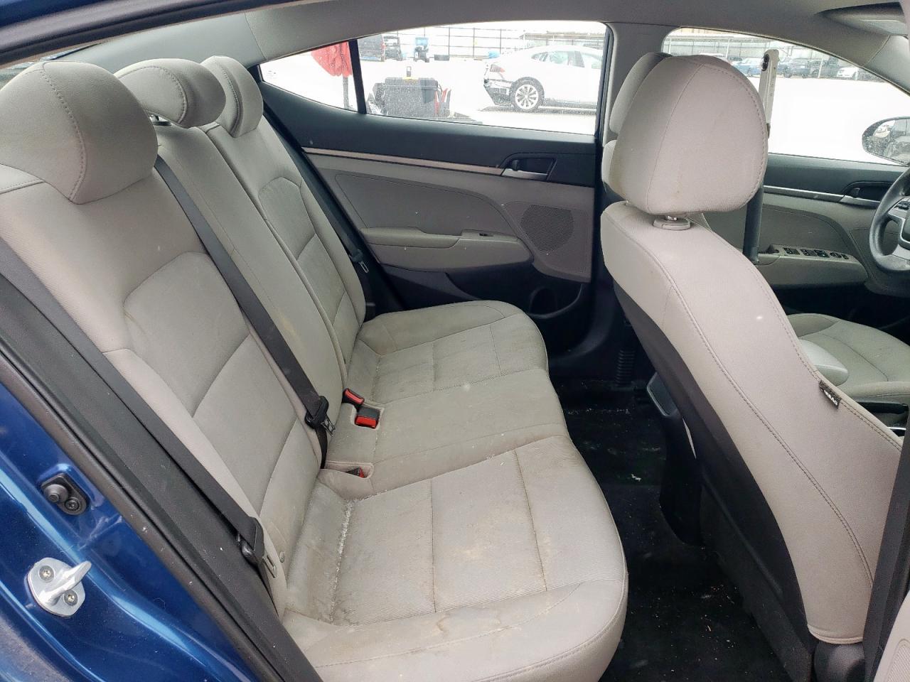 2017 Hyundai Elantra - Image 10