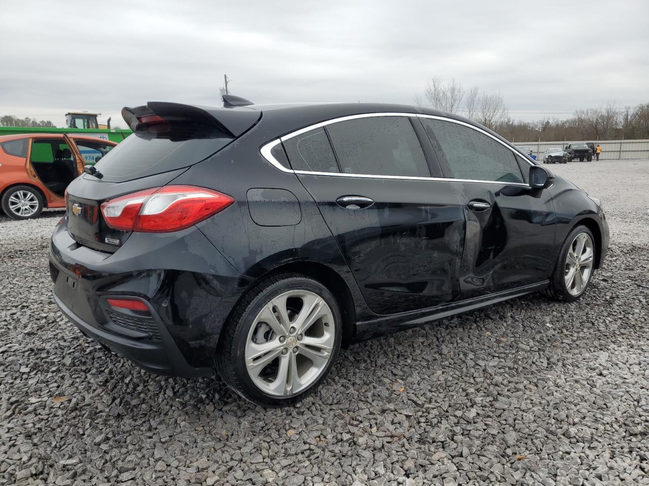 2018 Chevrolet Cruze - Image 3