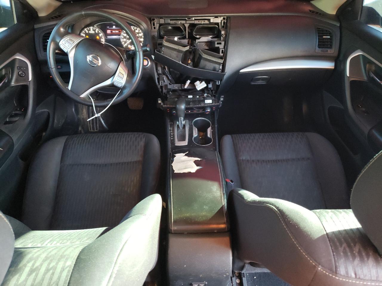 2017 Nissan Altima - Image 8