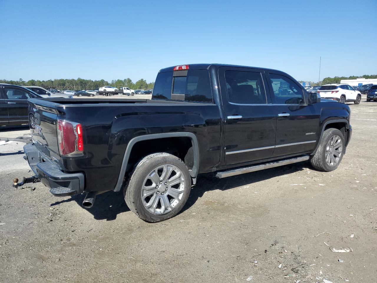 2018 GMC Sierra - Image 3