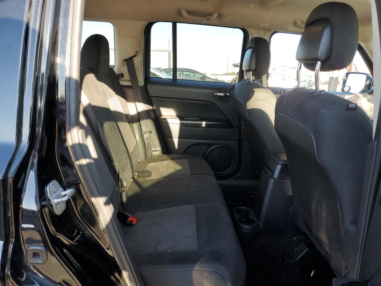 2014 Jeep Liberty (Patriot) - Image 11