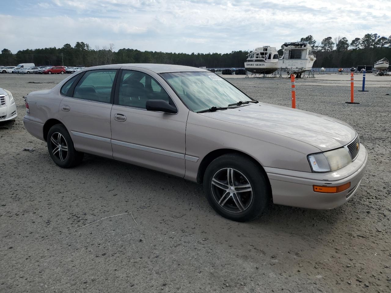 1997 Toyota Avalon - Image 4