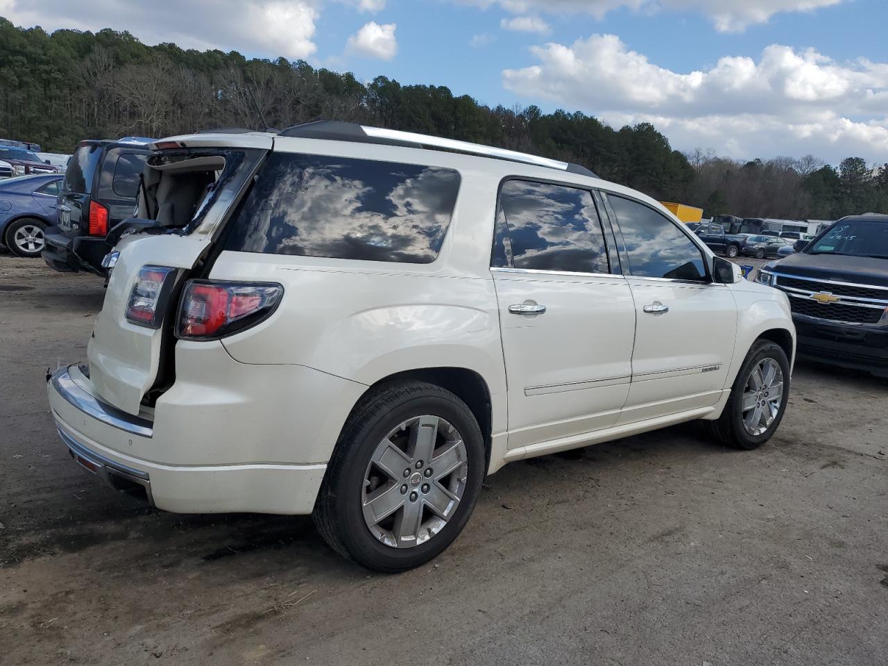 2015 GMC Acadia - Image 3