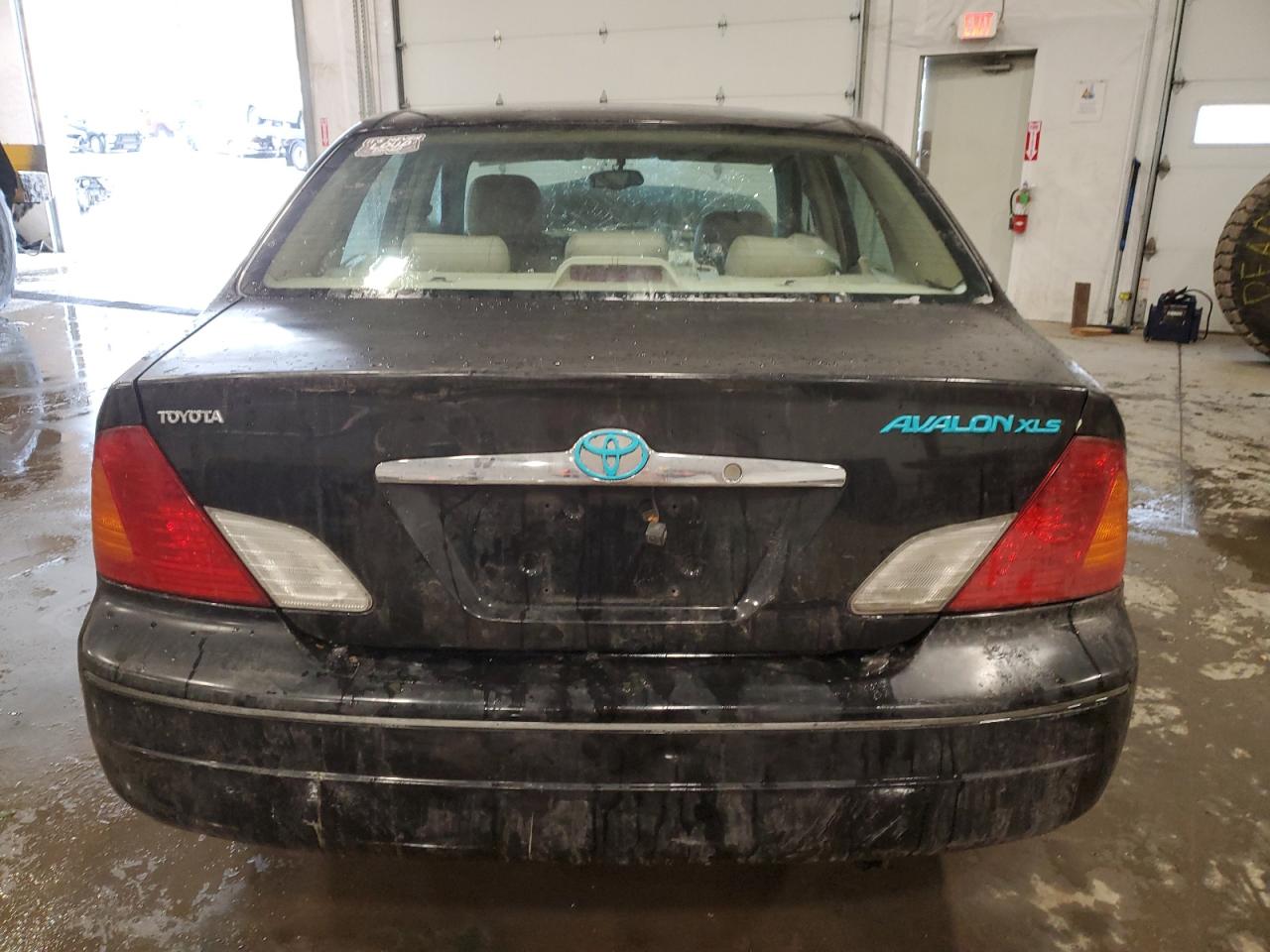 2000 Toyota Avalon Xl VIN: 4T1BF28B9YU070900 Lot: 43877265