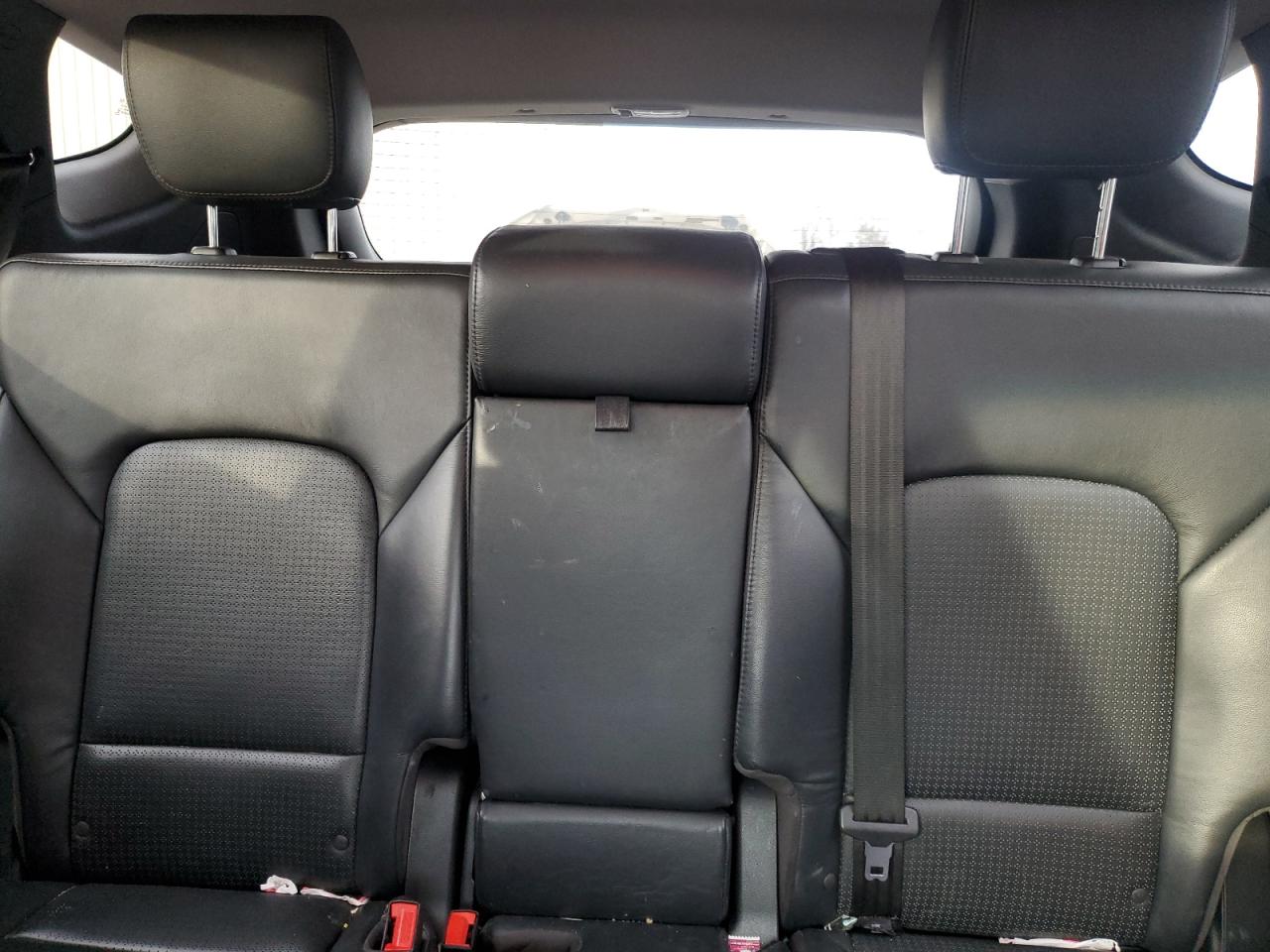 2013 Hyundai Santa Fe - Image 10