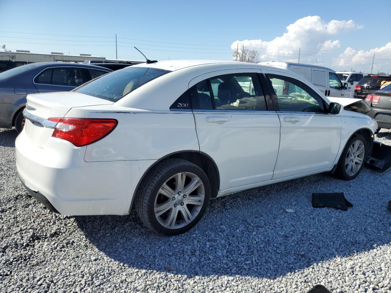 2011 Chrysler 200 - Image 3