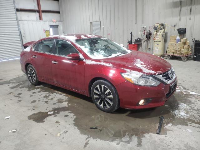  NISSAN ALTIMA 2018 Czerwony