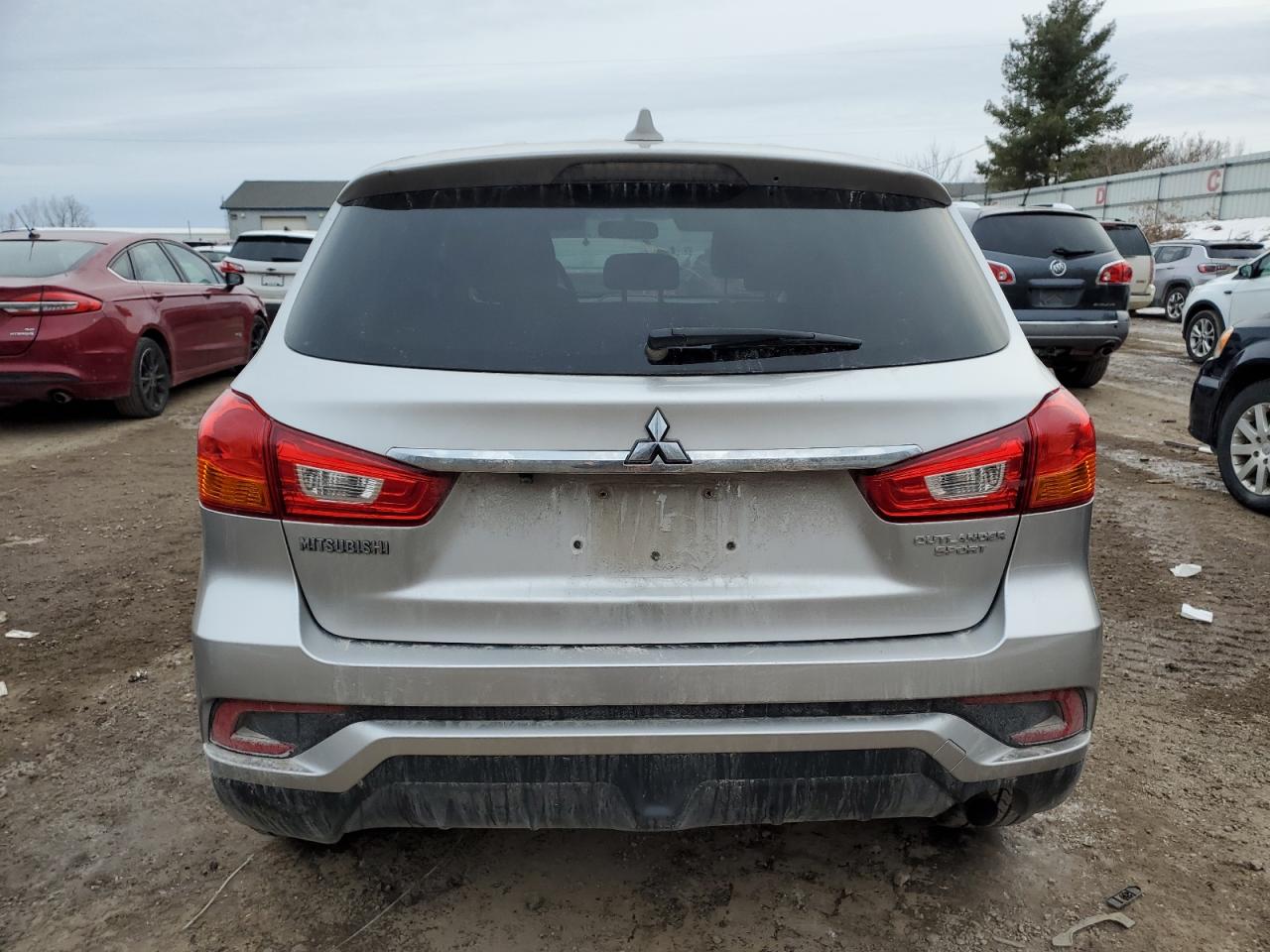 2019 Mitsubishi Outlander - Image 6