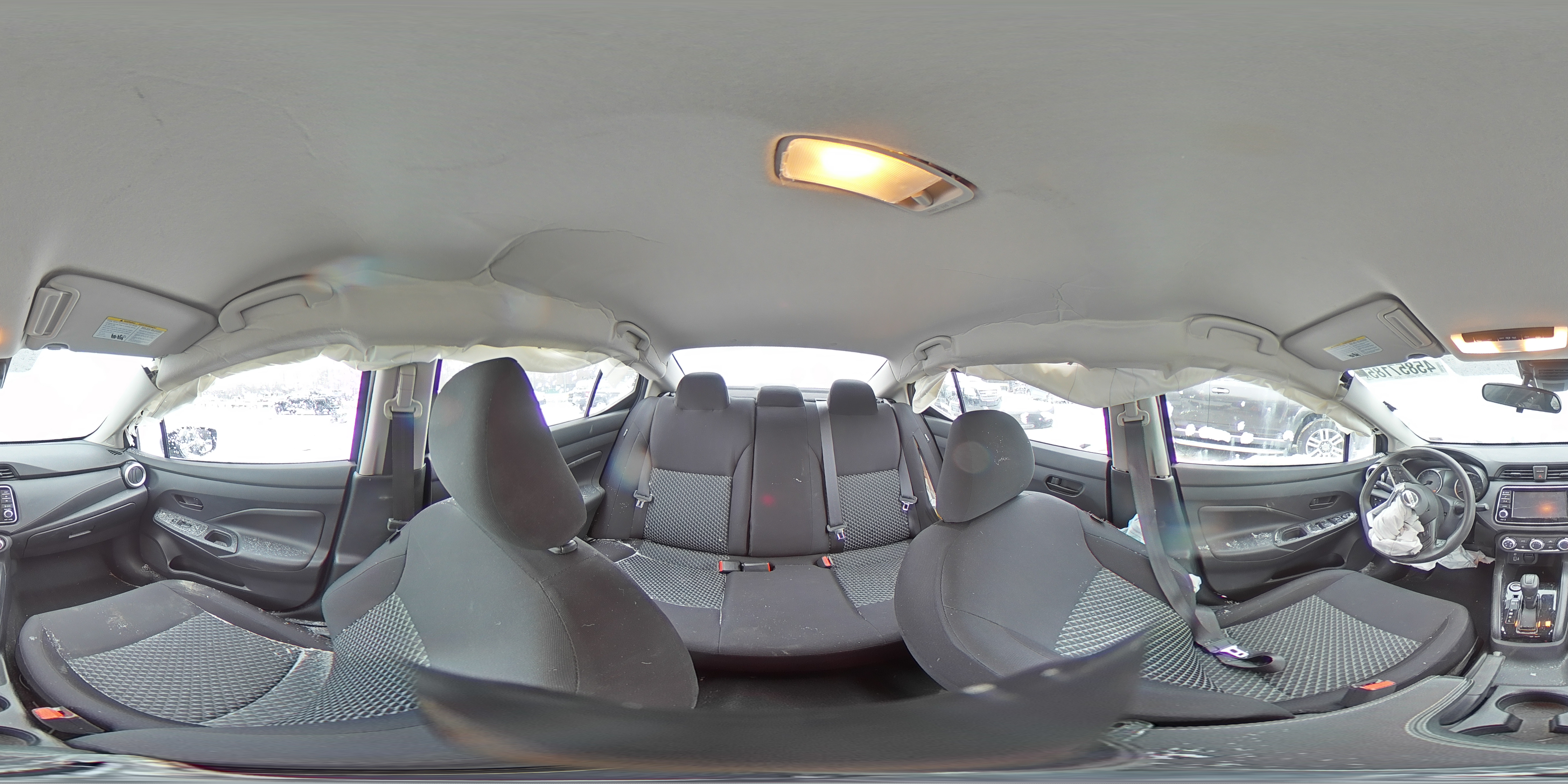 2021 Nissan Versa - Image 13