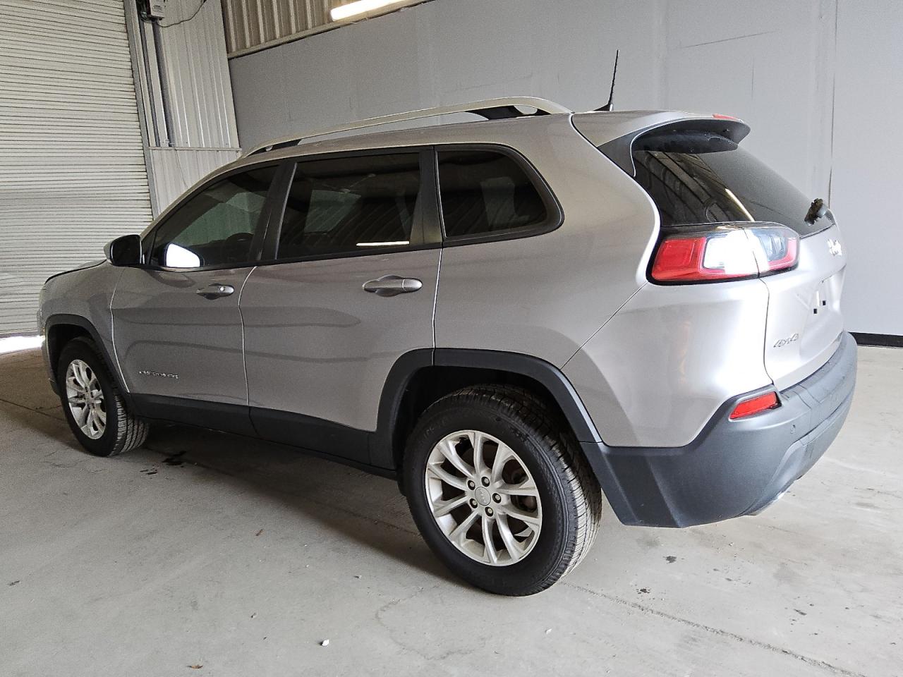 2020 Jeep Grand Cherokee - Image 2