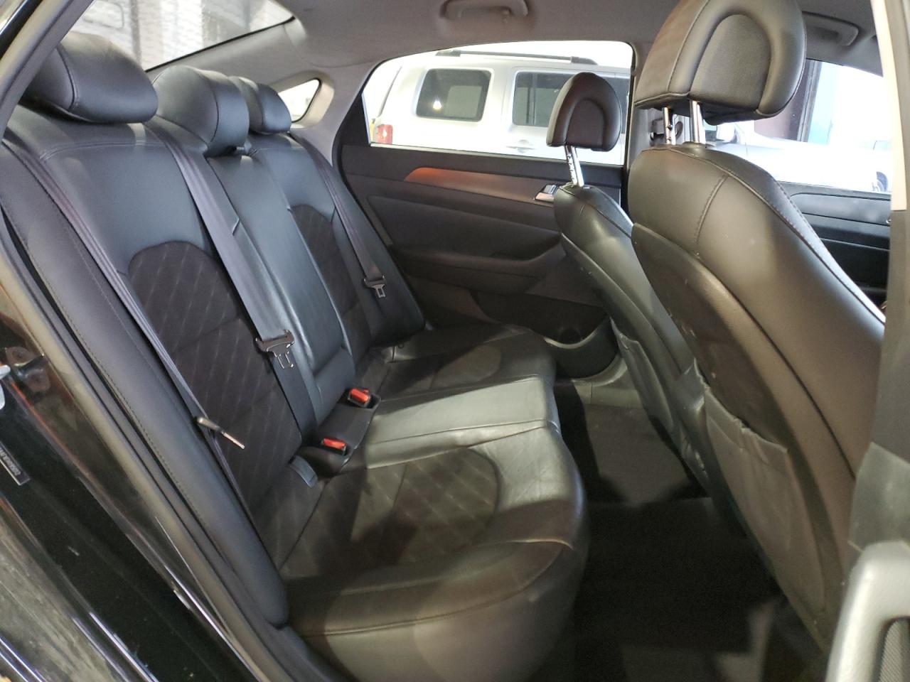 2015 Hyundai Sonata - Image 10