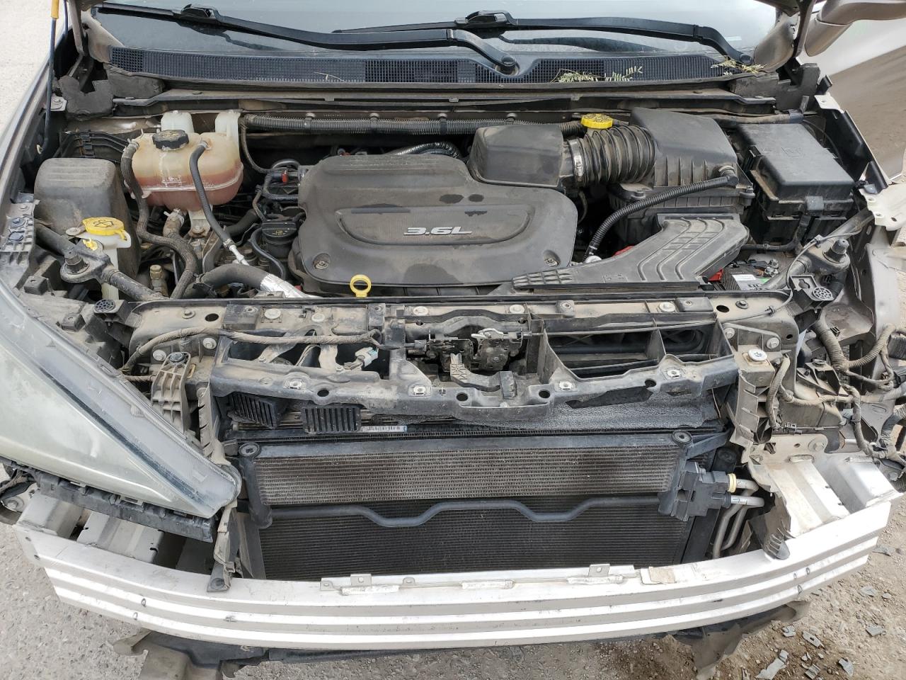 2017 Chrysler Pacifica - Image 11