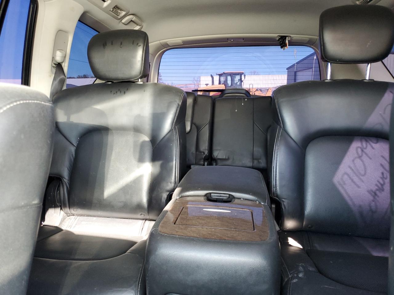 2017 Infiniti QX80 - Image 10