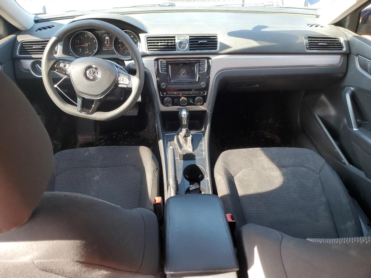 2016 Volkswagen Passat - Image 8